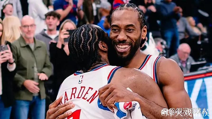 科林斯半场7投4中，三分2中0得到8分2篮板1助攻1盖帽