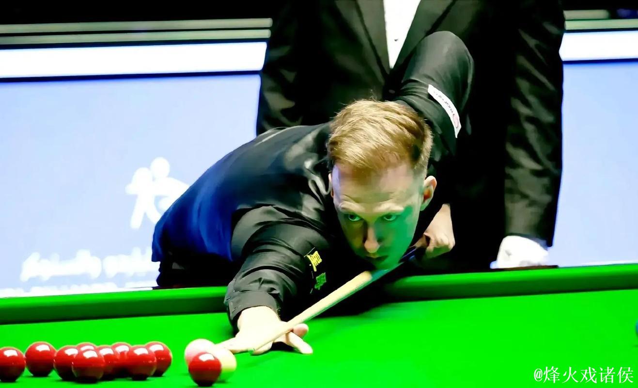 斯佳辉3-6不敌特鲁姆普 无缘斯诺克英锦赛八强 斯佳辉3-6不敌特鲁姆普 无缘斯诺克英锦赛八强