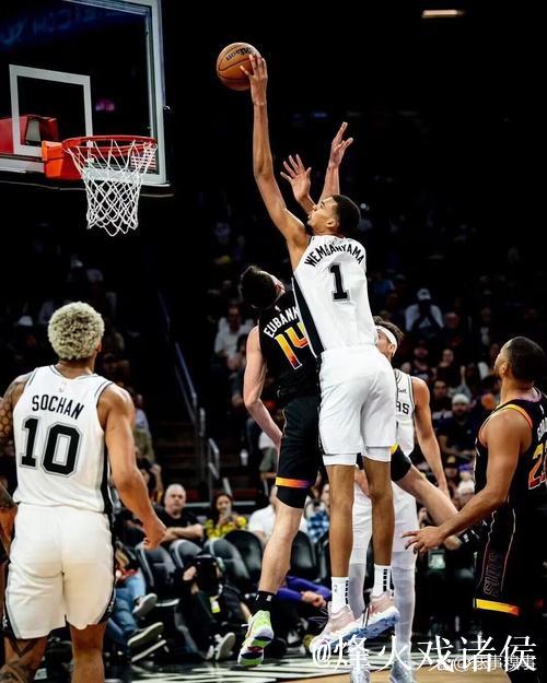 文班亚马29分马刺险胜火箭,杜兰特31分太阳力克独行侠 文班亚马29分马刺险胜火箭,杜兰特31分太阳力克独行侠